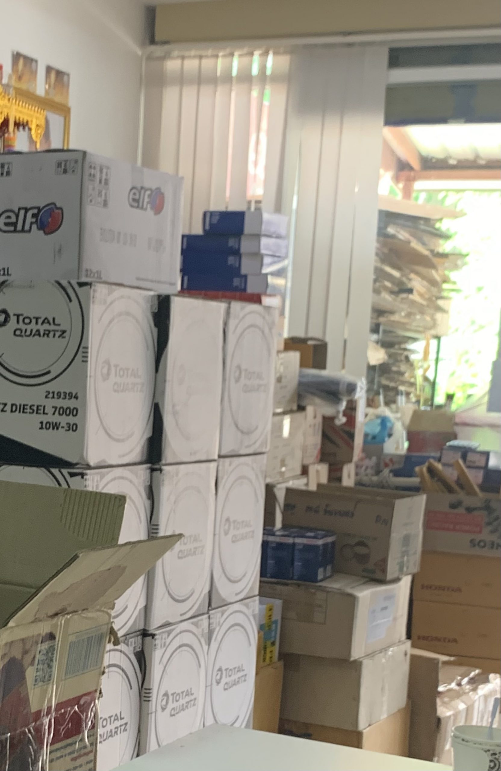 พนักงานขับรถส่งสินค้า, พนักงานขายประจำออฟฟิศ
