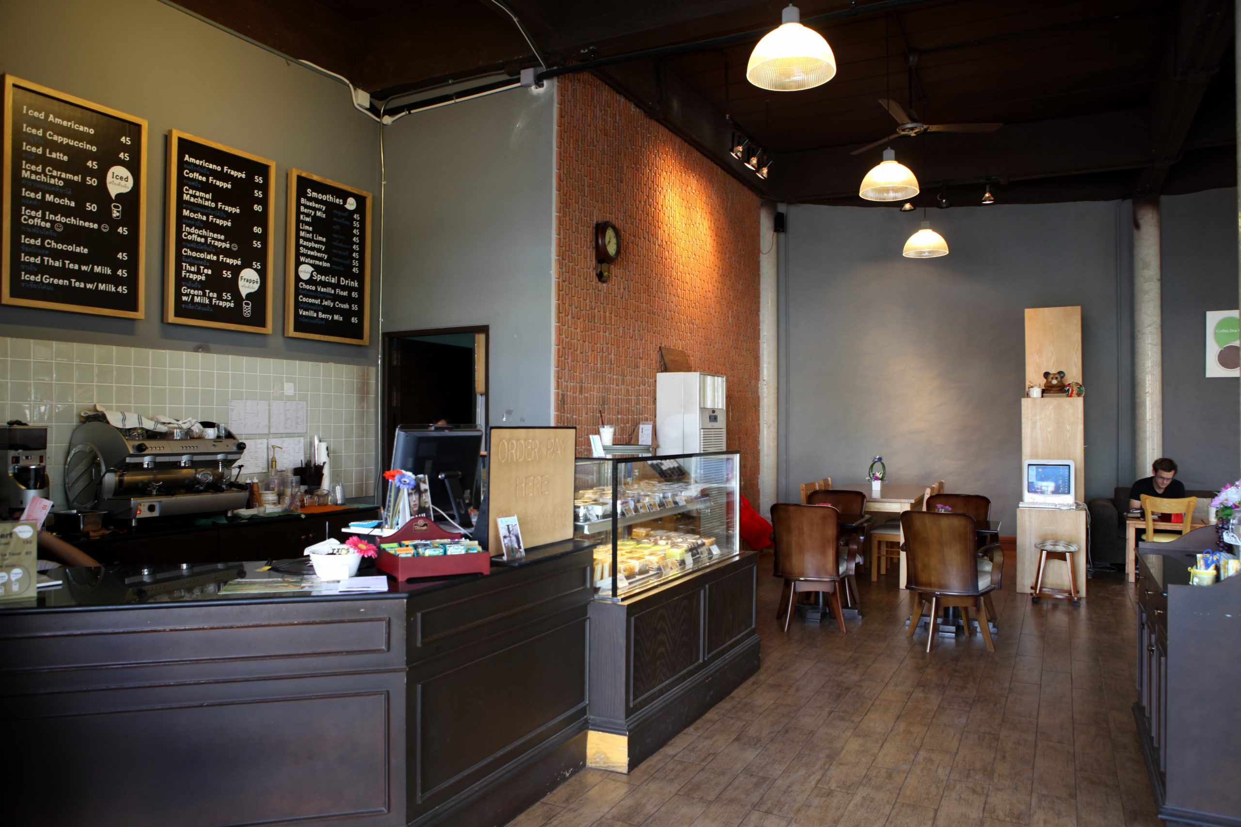 พนักงานร้านกาแฟ บาริสต้า