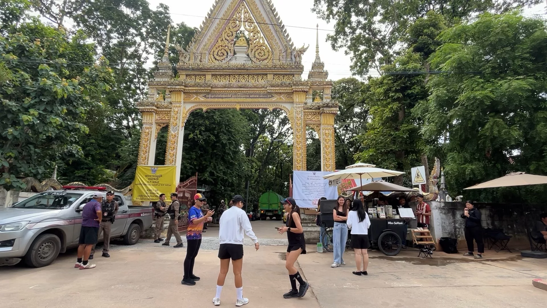 📍 ขอนแก่น วัดป่าอดุลยารามคึกคัก คนแห่เช็กอินให้กำลังใจเจ้าอาวาส